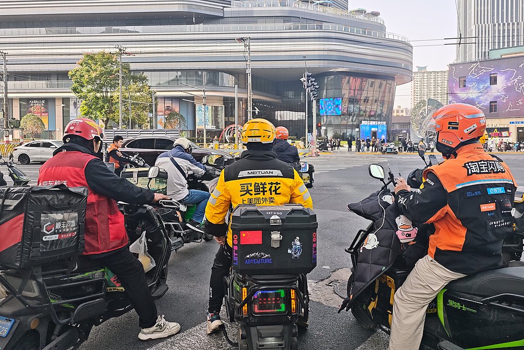 观察|“外卖大战”两个季度三巨头烧钱近800亿元,能否带来良性竞争