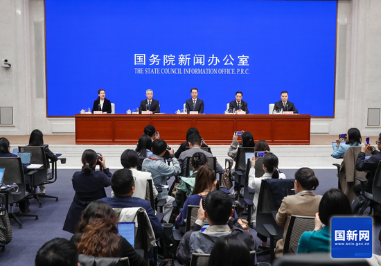 事关儿童福利保障、城乡低保、福彩销售、高龄津贴等，民政部这场发布会，信息量很大