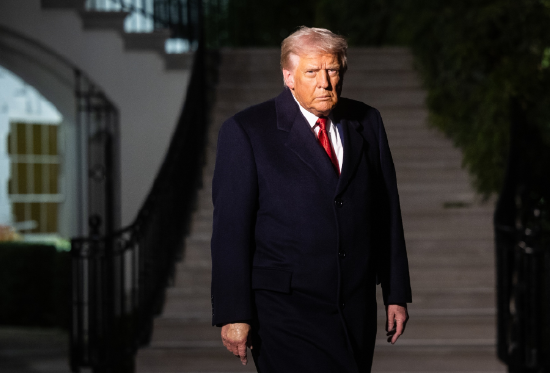 特朗普称将对加拿大征收10%关税 此前他已终止与加方的贸易谈判